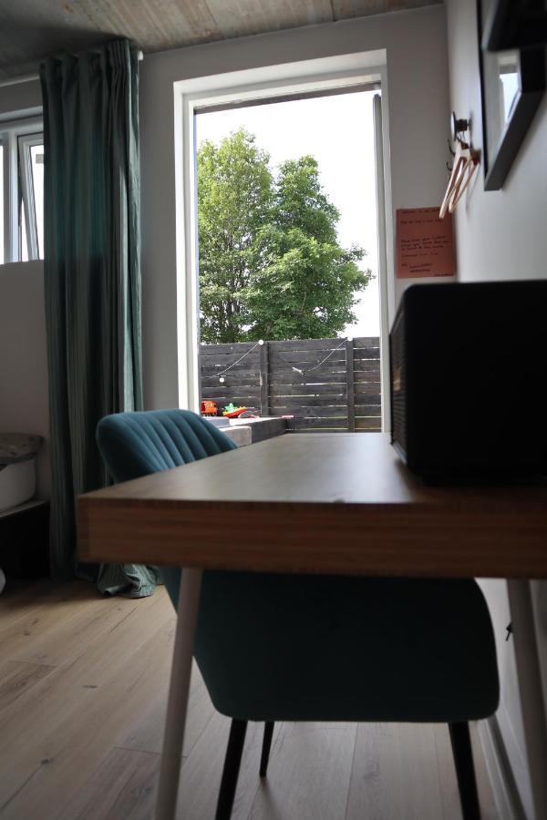 Modern Garage Suite - Free Parking & Self Check In Hveragerdi Bagian luar foto